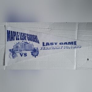 Last Game At Maple Leaf Garden Vintage Pennant 1999 - Chicago vs Toronto